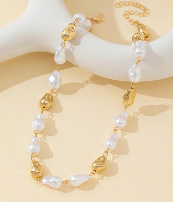 Collier de Perles Baroques à Pampilles – Élégance Rétro