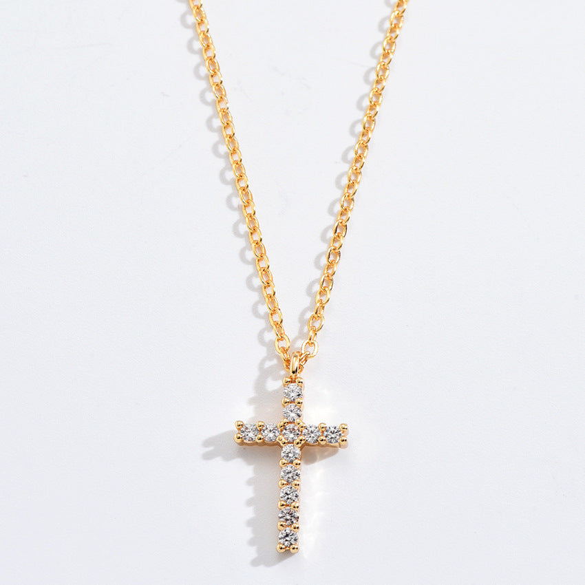 Collier en alliage avec pendentif croix en zircon