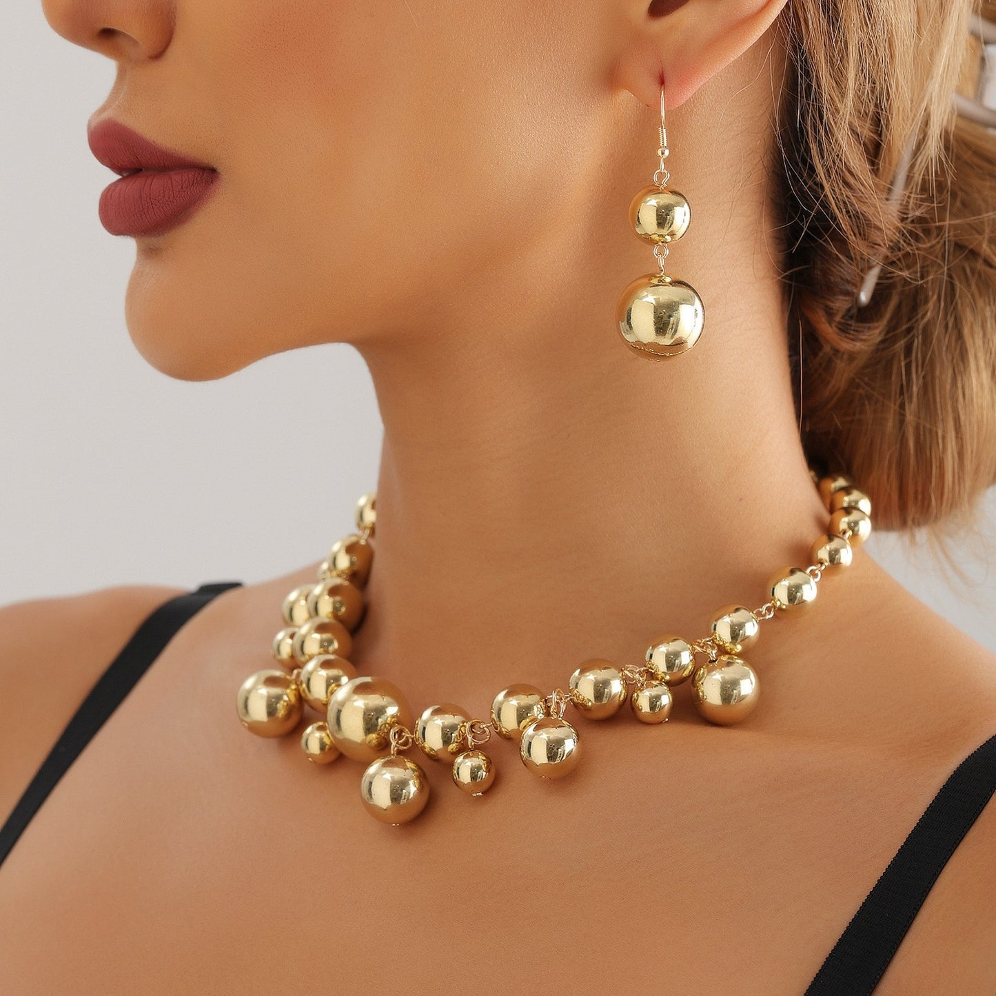 Parure Florale Collier & Boucles d'Oreilles – Élégance Naturelle