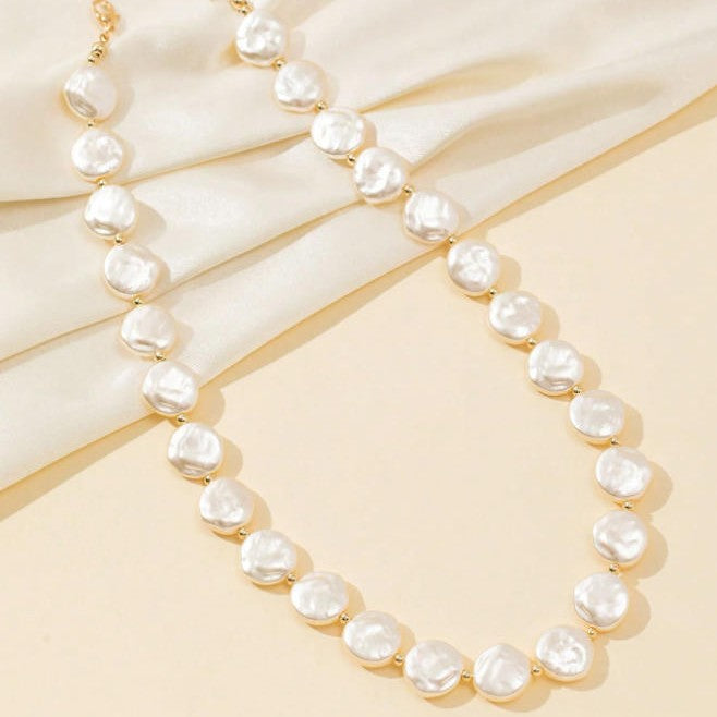 Collier de Perles Baroques à Pampilles – Élégance Rétro